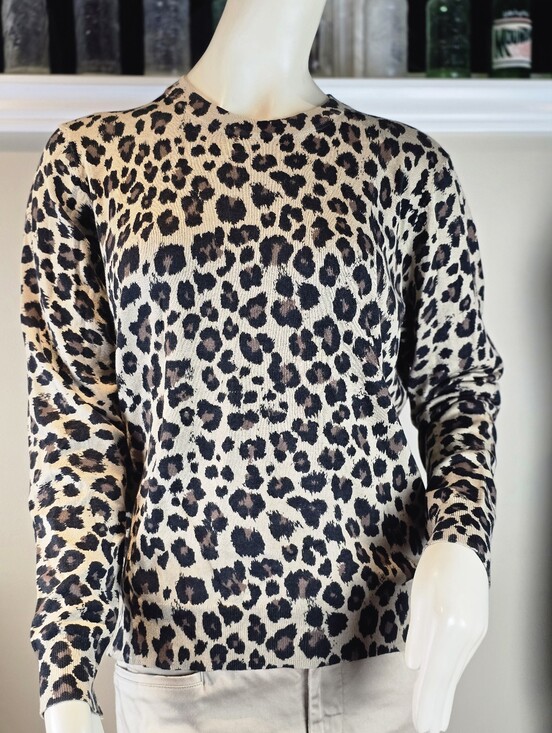 ALFRED SUNG Tops - Alfred Sung Leopard Print Crewneck Sweater XXL NWOT -  Classic Capsule Wardrobe
